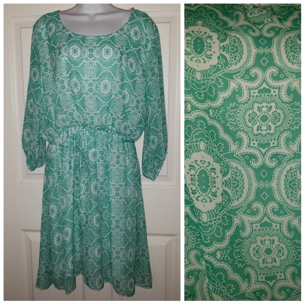 Espresso 2X Mint Green and White Flowy Dress